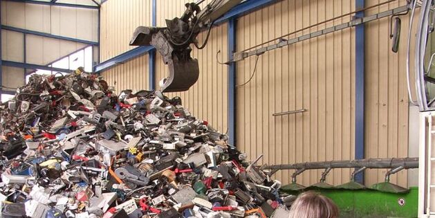 Elektroschrott beim Verwertungsbetrieb Süd-Rec in Illingen